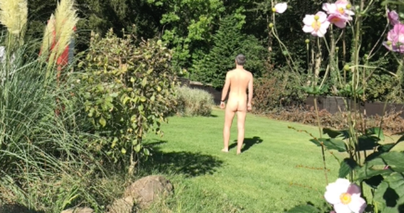 Link preview — Naked boules in Harrogate and naked walk in Ripon as naturists welcome newcomers
