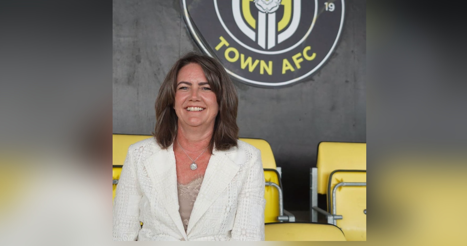 Sarah Barry deja la directiva de Harrogate Town en plena pelea por el ascenso